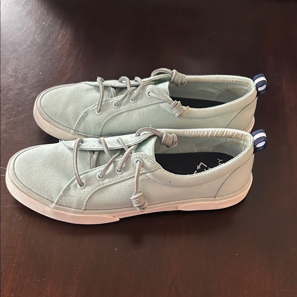 Sperry women’s Crest Vibe 8.5 Mint shade gently worn shoes m
